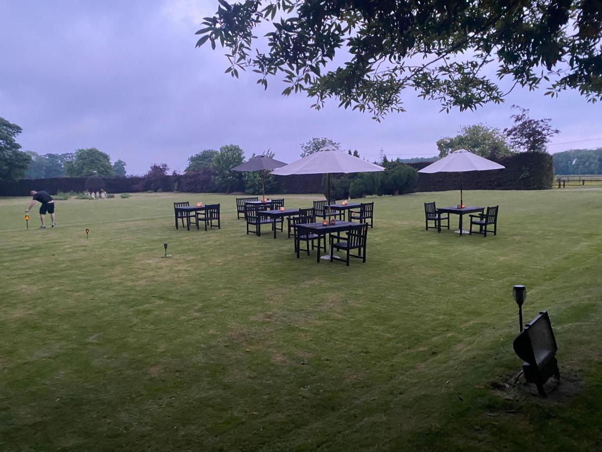 Rowley Manor Hotel Little Weighton Exterior photo