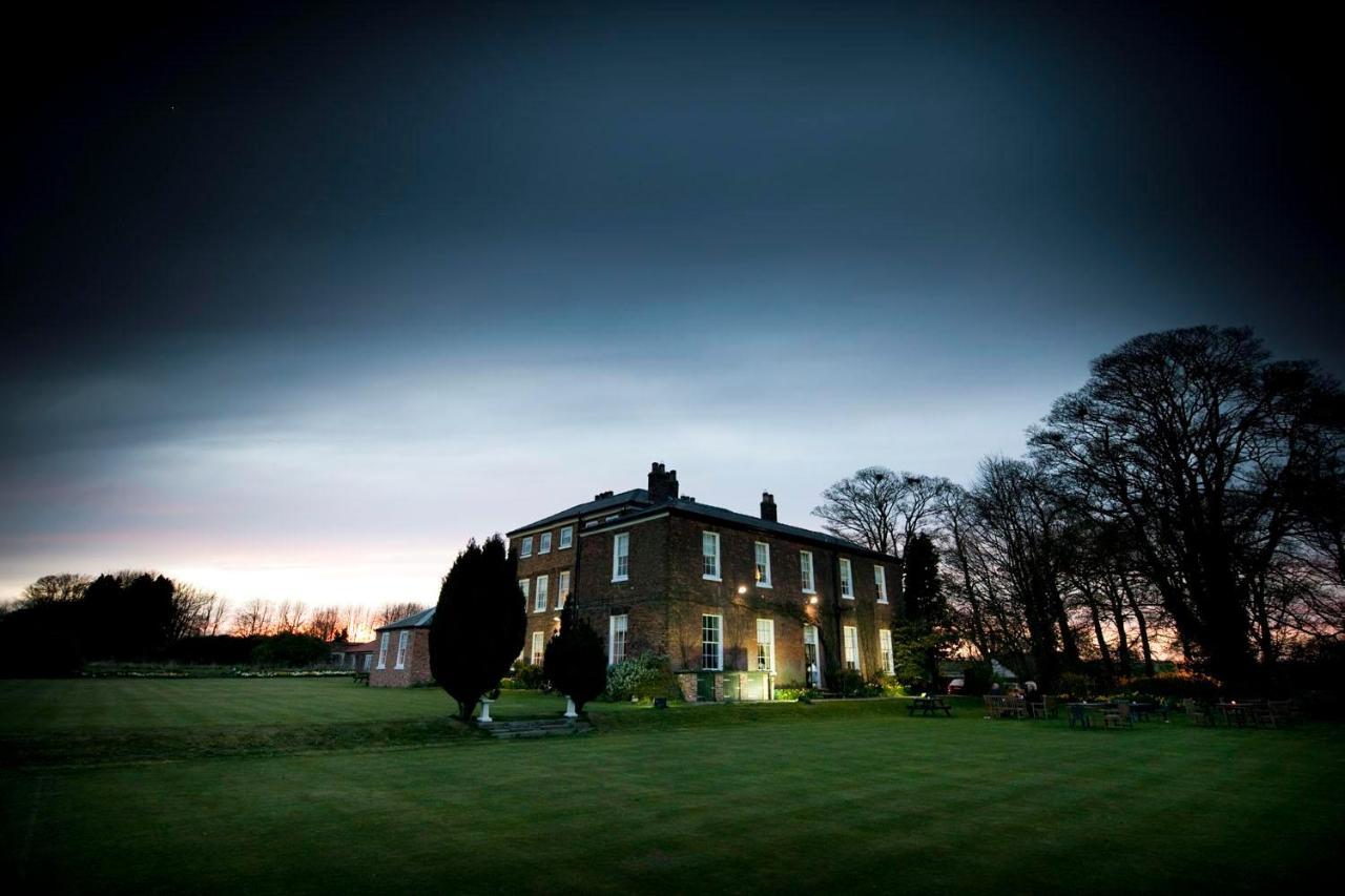 Rowley Manor Hotel Little Weighton Exterior photo